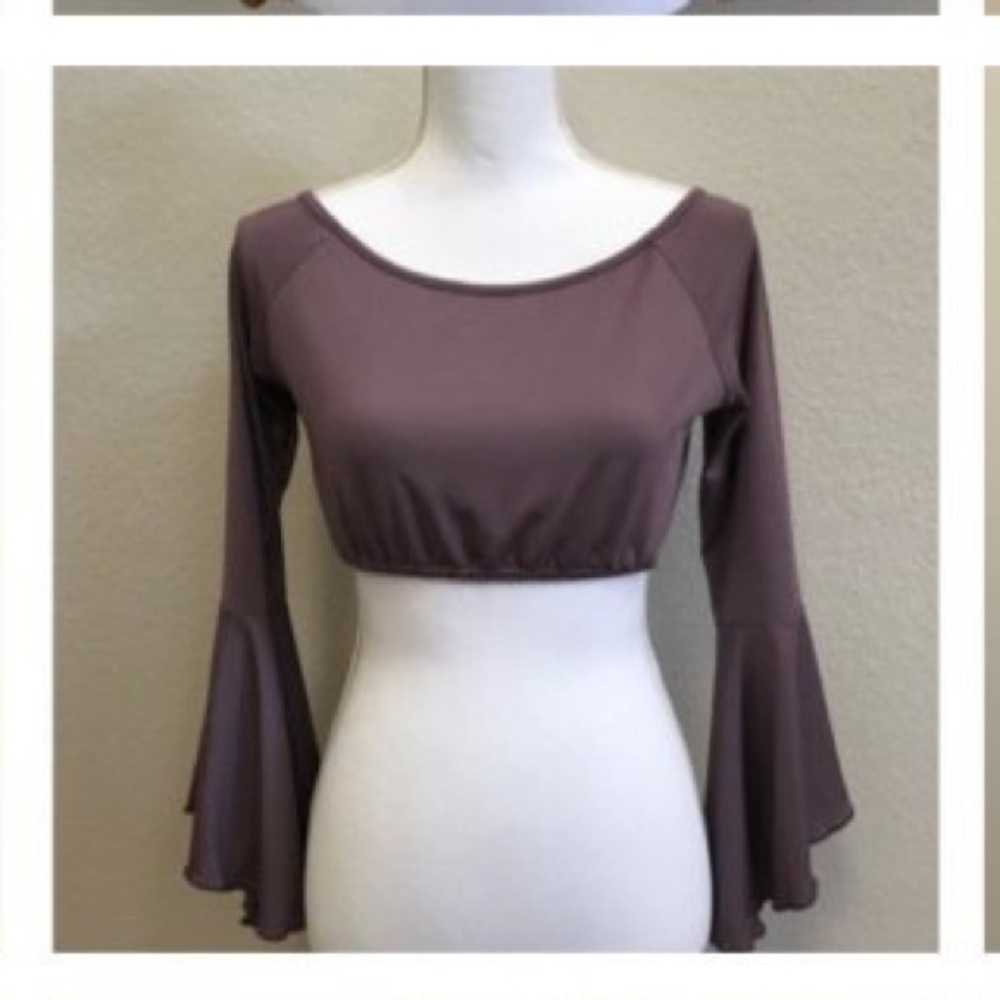 2 Photoshoot Women's Crop Tops - Maternity Chicaboo